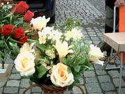 Kytice růží a lilií